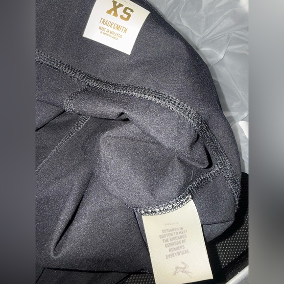 Tracksmith Women’s Allston running tights in Black, XS - Picture 9 of 12